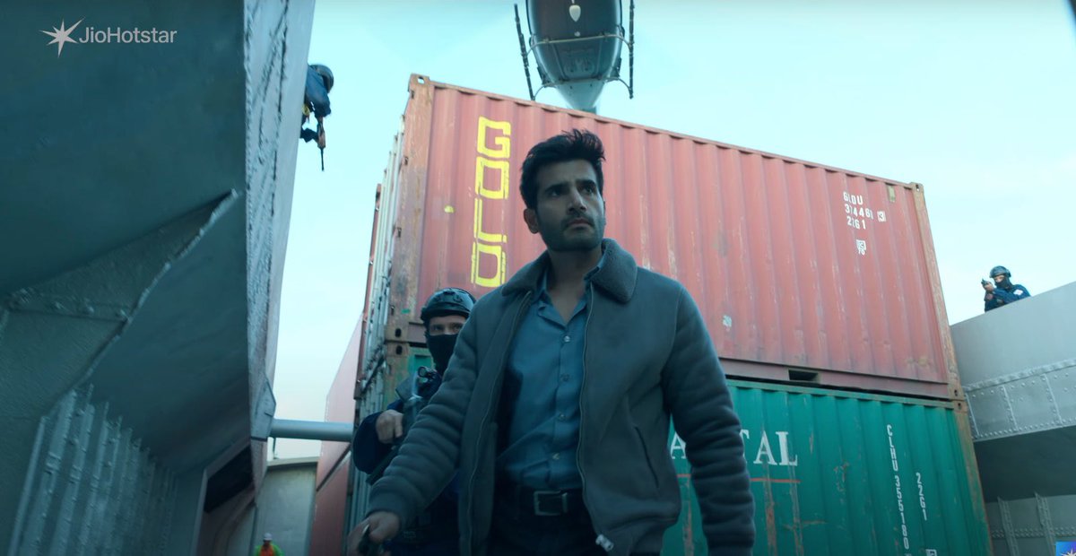 Its_CineHub's tweet image. #SpecialOps2 teaser Out now 💥💥💥

And #KaranTacker is KILLING IT with his SCREEN PRESENCE 🛐👌🏻