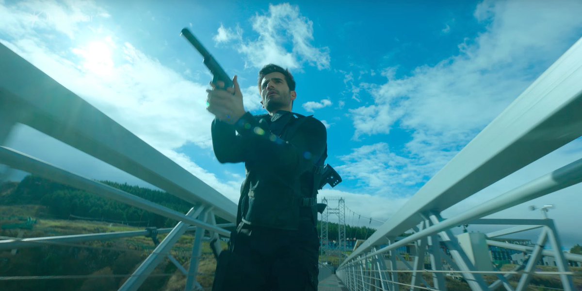 Its_CineHub's tweet image. #SpecialOps2 teaser Out now 💥💥💥

And #KaranTacker is KILLING IT with his SCREEN PRESENCE 🛐👌🏻