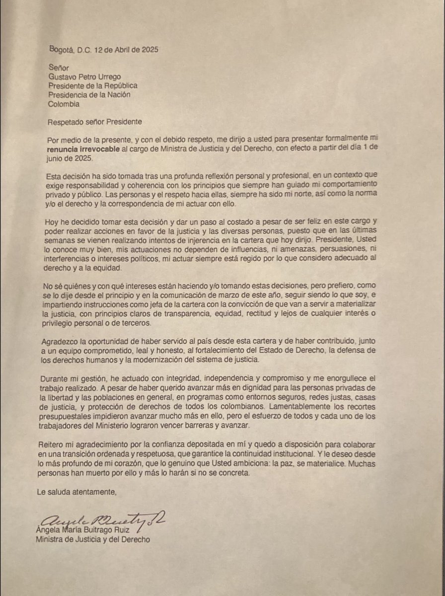 DianaSaray's tweet photo. Se va la ministra de Justicia, Ángela María Buitrago, habla de injerencias indebidas en su cartera y presiones que no está dispuesta a recibir. https://t.co/c0ysPdBs2A