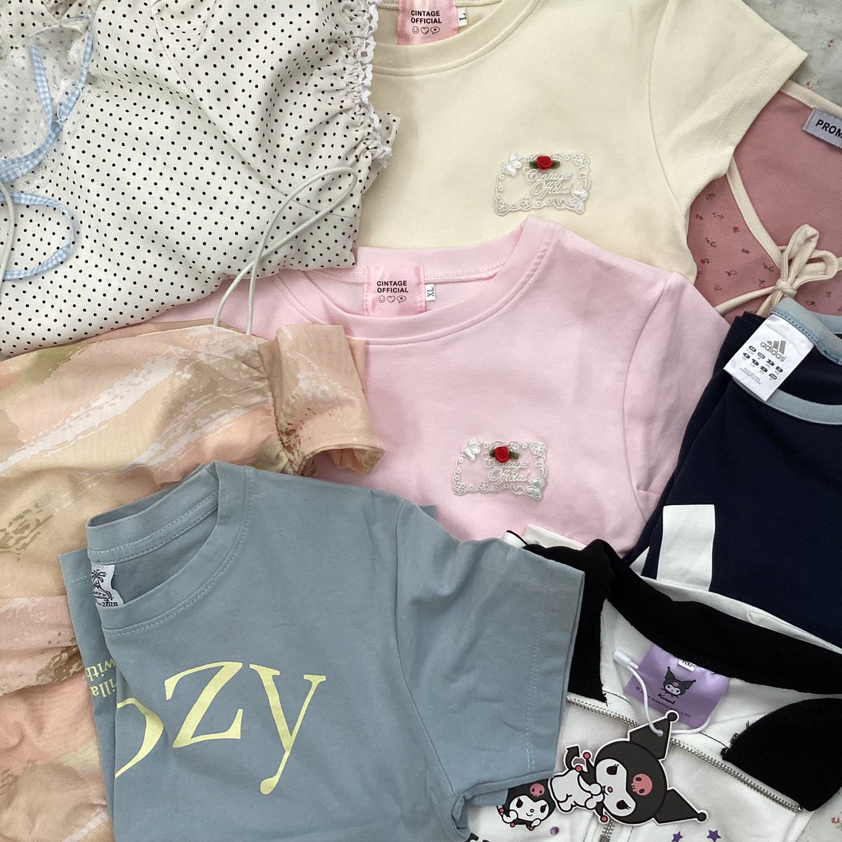 ttweetieskiss_'s tweet image. ⋆˚ʚɞ รอบนี้มาปล่อยเสื้อผ้างานเก็บของเค้าเอง

 ꒰Cintages stylist mon2sun choosedress คาดิแกน꒱

ลง Fri 16/05 20.00น. ✿˚ ༘ ⋆｡˚
Shipping 50.- ปัก+รี 45.- 🛒 

#ส่งต่อ #ส่งต่อเสื้อผ้า #ส่งต่อเสื้อผ้ามือ2 #เสื้อผ้ามือสองสภาพดี #stylistshop #cintageshop #โล๊ะตู้ #โล๊ะตู้เสื้อผ้า