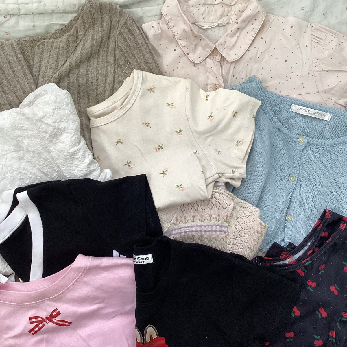 ttweetieskiss_'s tweet image. ⋆˚ʚɞ รอบนี้มาปล่อยเสื้อผ้างานเก็บของเค้าเอง

 ꒰Cintages stylist mon2sun choosedress คาดิแกน꒱

ลง Fri 16/05 20.00น. ✿˚ ༘ ⋆｡˚
Shipping 50.- ปัก+รี 45.- 🛒 

#ส่งต่อ #ส่งต่อเสื้อผ้า #ส่งต่อเสื้อผ้ามือ2 #เสื้อผ้ามือสองสภาพดี #stylistshop #cintageshop #โล๊ะตู้ #โล๊ะตู้เสื้อผ้า