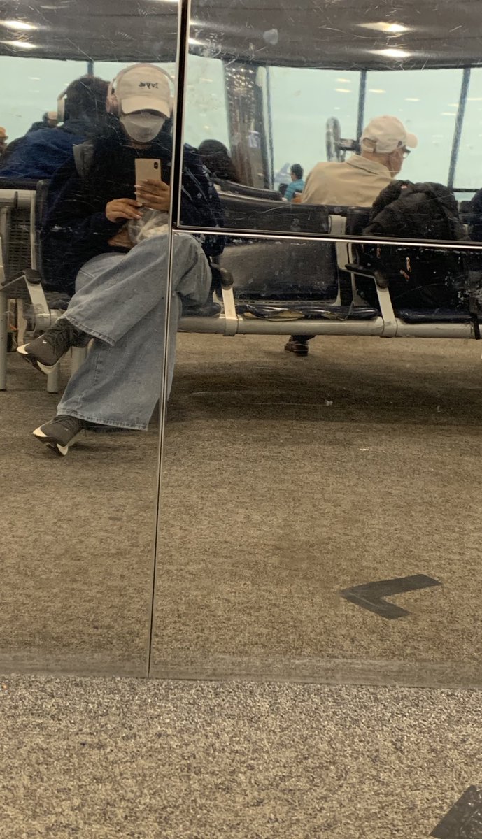 ModelAyshaMirza's tweet image. Never travel on a flight without an N95. As I am seated waiting for my flight in an N95. And a weirdly warped mirrored surface lol #MaskedAndRelaxed #PreparedNotScared #MaskUp