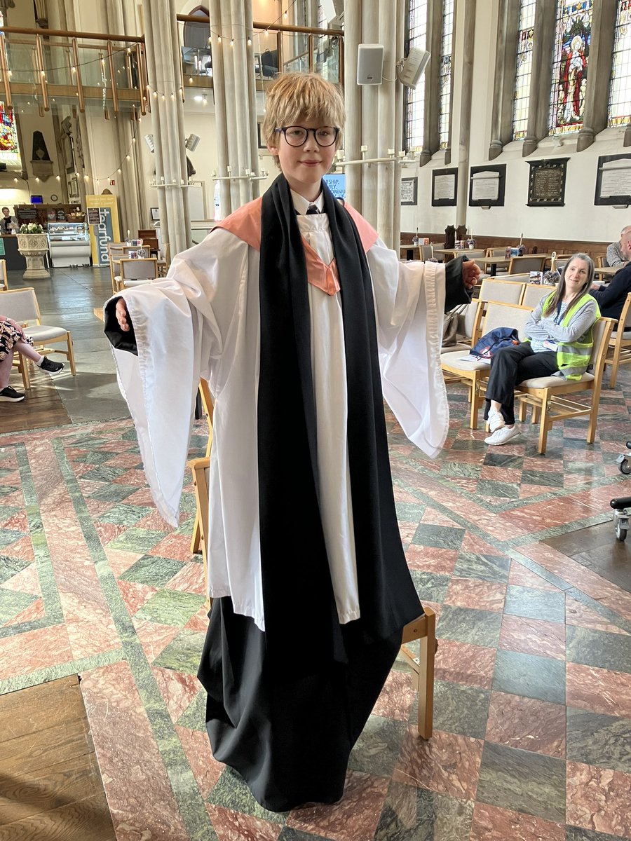 KESBathJunior's tweet image. Year 3 worked brilliantly with their partners to learn about the features of St Michael’s Church. Thanks to Reverend Roger and his team for making us so welcome. #KESBathJuniorRS @StMikesWithout