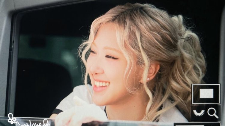 vija 𓃭 tweet media