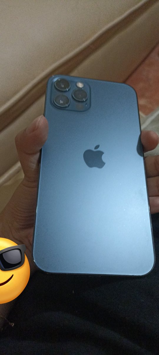 anakhin_'s tweet photo. @tanyarlfes Pemakaian 1 tahun lebih. Pake soft case 20 ribuan, walau udah buluk tapi better daripada bugil. 

Saran kalau yang tangannya licin dan suka teledor, beli case yang ada tali tasbihnya https://t.co/ZkCAyj945S
