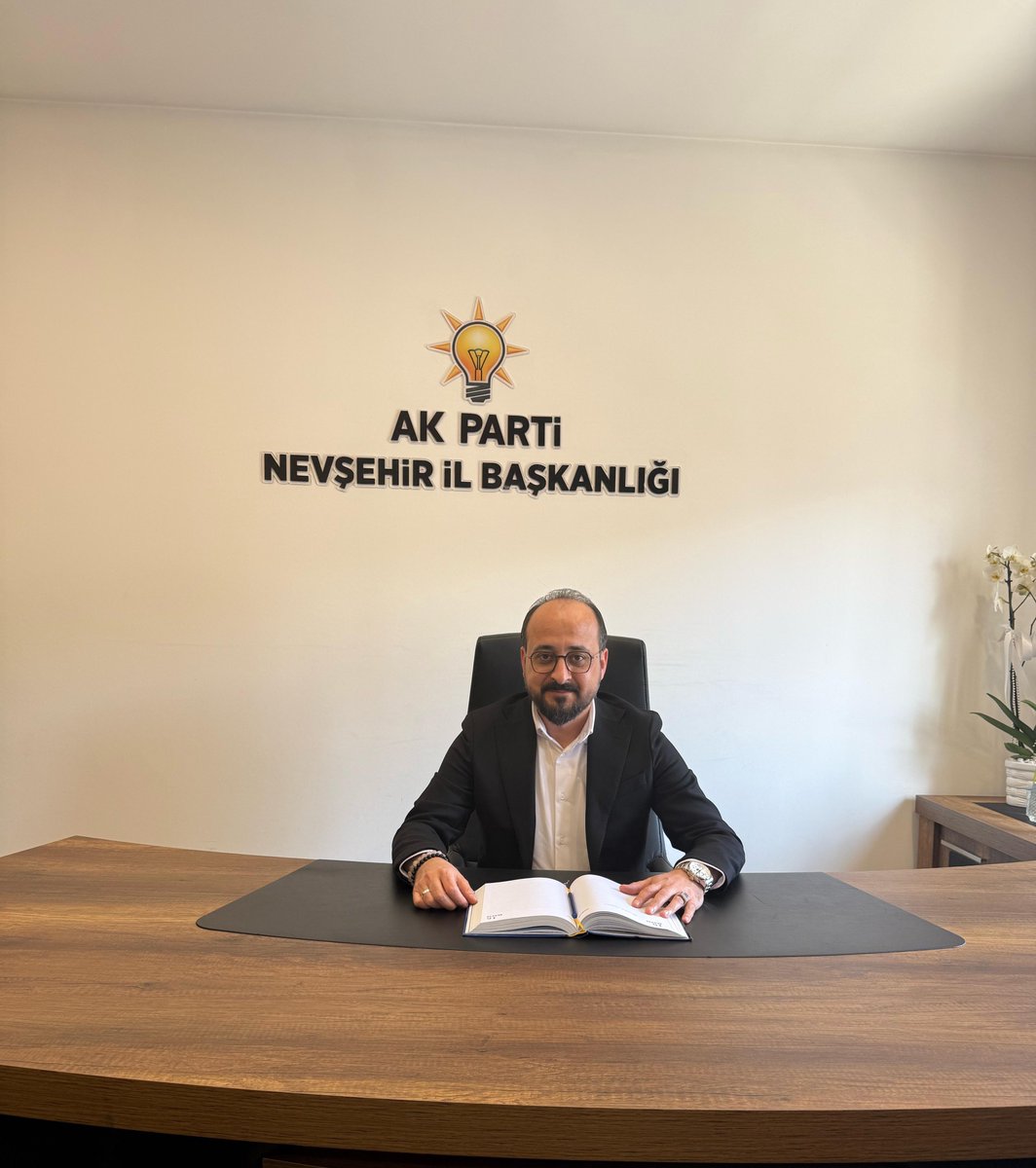 İl Başkan Yardımcımız Mustafa Çiçekli Nöbetçi Başkan uygulamamız kapsamında İl Başkanlığımıza gelen misafirleri ağırladı.