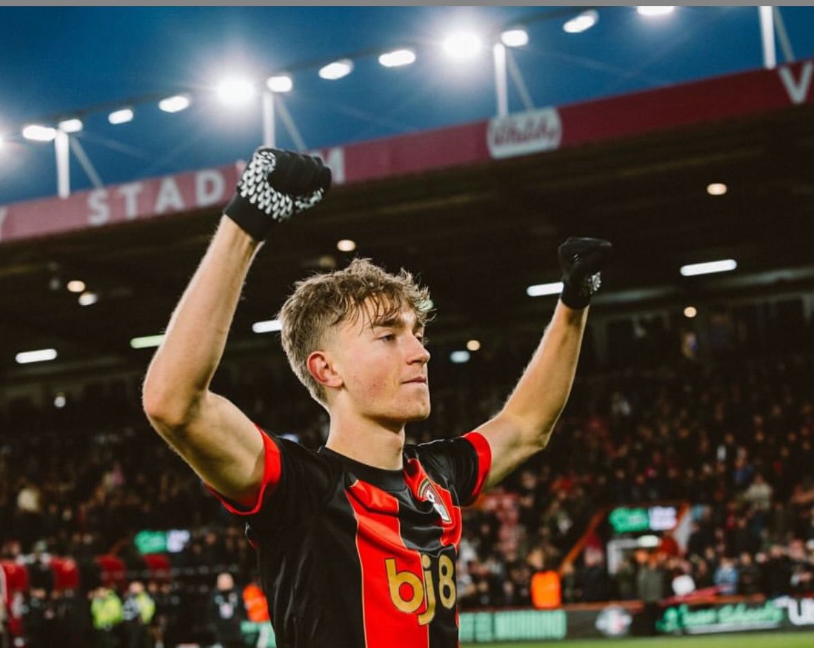 🚨⚪️ Real Madrid are in direct meeting with Dean Huijsen’s camp to complete the agreement on the contract.

The agreement on £50m release clause with Bournemouth has been sealed on Wednesday, as reported.

Matter of contract details with Huijsen’s camp, then… here we go. 🏁