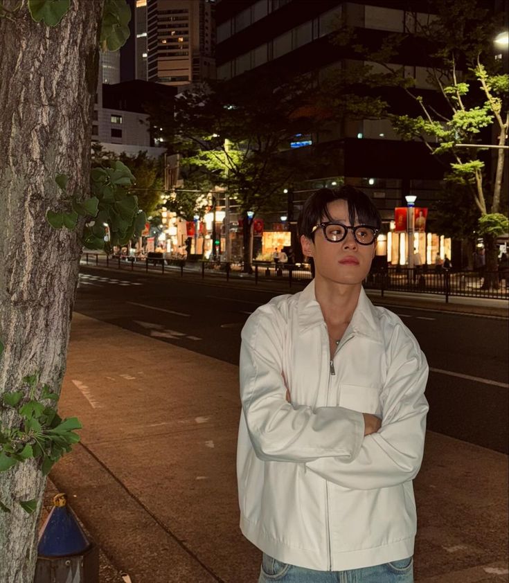 geolocgi's tweet photo. #nuthong mini au.

; kalau nanti kita udah umur 27 tahun tapi masih sama-sama single, lu mau gak nikah sama gua? https://t.co/gDfJGcwlN9