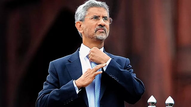 NewsAlgebraIND's tweet image. BIG NEWS 🚨 EAM Jaishankar SHOCKS Pakistan !!

He said Indus Waters Treaty stays on hold until Pakistan stops cross-border terrorism permanently.

He made it clear — the only Kashmir issue is about taking back PoK from Pakistan.

He also exposes Pakistan’s use of Chinese…