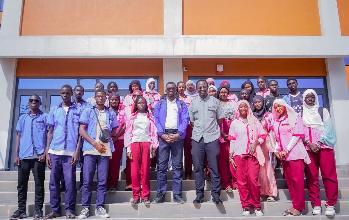 MahtarMbow's tweet image. [#VISITE] -Visite des élèves du Lycée Plan Jaxaay
Au cours de cette visite, les élèves ont eu l’opportunité de découvrir les laboratoires des  DSTAAN et DGAE de Polytech Diamniadio, ainsi que la Bibliothèque Universitaire (BU).
#UAM #DGRI #DISAC #PolytechDiamniadio #Sciences