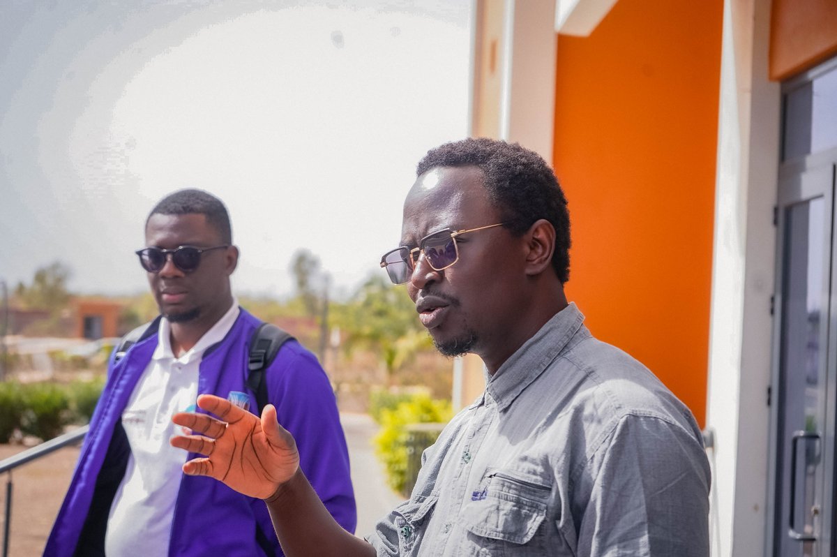 MahtarMbow's tweet image. [#VISITE] -Visite des élèves du Lycée Plan Jaxaay
Au cours de cette visite, les élèves ont eu l’opportunité de découvrir les laboratoires des  DSTAAN et DGAE de Polytech Diamniadio, ainsi que la Bibliothèque Universitaire (BU).
#UAM #DGRI #DISAC #PolytechDiamniadio #Sciences