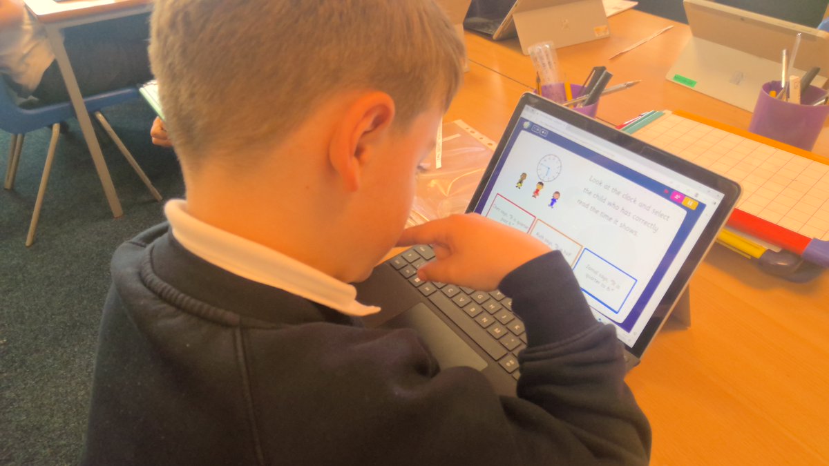 michael_primary's tweet image. Lots of fun on the computers this morning with @Mathsshed testing our knowledge of telling the time in Y2. @STOC_CAT #stmicmaths #stmiccomputing