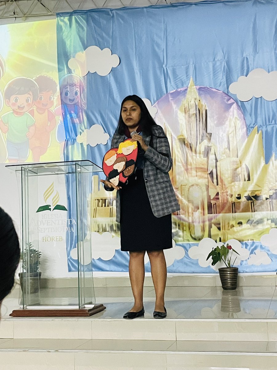 “Debe ser un placer adorar al Señor y participar en su obra. Dios no quiere que sus hijos, a los cuales proporcionó una salvación tan grande, trabajen como si él fuera un amo duro y exigente.
El es nuestro mejor amigo, y cuando lo adoramos, quiere estar con nosotros” CC, 89