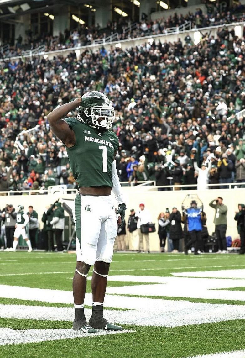 Samson Gash 3⭐️ATH (@gashsamson) on Twitter photo After a great workout and conversation with <a href="/CoachHawk_5/">Courtney Hawkins</a> I am Blessed to receive an offer from Michigan state!!⚔️🟢⚪️<a href="/Coach_Smith/">Jonathan Smith</a> <a href="/SeanLevyMSU/">Sean Levy</a> <a href="/AllenTrieu/">Allen Trieu</a> <a href="/TheD_Zone/">The D Zone</a> <a href="/adamgorney/">Adam Gorney</a> <a href="/SWiltfong_/">Steve Wiltfong</a> <a href="/DCCfootball/">Detroit Catholic Central Football</a> <a href="/jcessante/">Justin Cessante</a> After a great workout and conversation with <a href="/CoachHawk_5/">Courtney Hawkins</a> I am Blessed to receive an offer from Michigan state!!⚔️🟢⚪️<a href="/Coach_Smith/">Jonathan Smith</a> <a href="/SeanLevyMSU/">Sean Levy</a> <a href="/AllenTrieu/">Allen Trieu</a> <a href="/TheD_Zone/">The D Zone</a> <a href="/adamgorney/">Adam Gorney</a> <a href="/SWiltfong_/">Steve Wiltfong</a> <a href="/DCCfootball/">Detroit Catholic Central Football</a> <a href="/jcessante/">Justin Cessante</a>