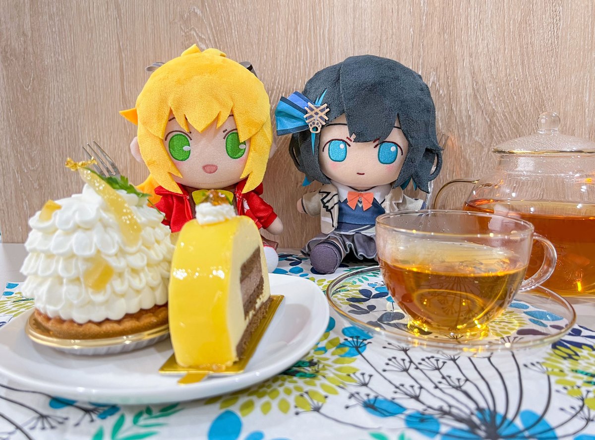 宮舞モカ 弦巻マキ 制服 おすわりぬいぐるみ AHS AHSストア】 「弦巻マキ(制服)/宮舞モカ おすわりぬいぐるみ/ぬい缶