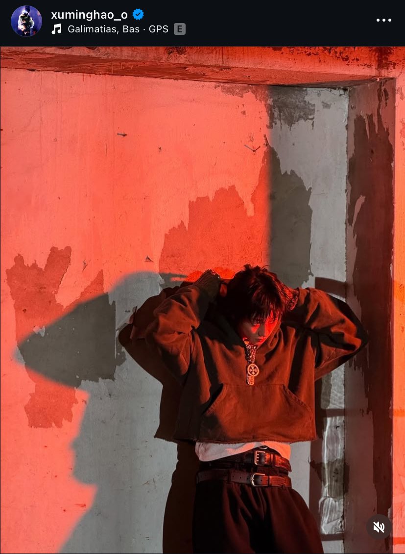 vernonewoo's tweet image. minghao on ig vs twitter 😭😭😭😭😭😭😭😭