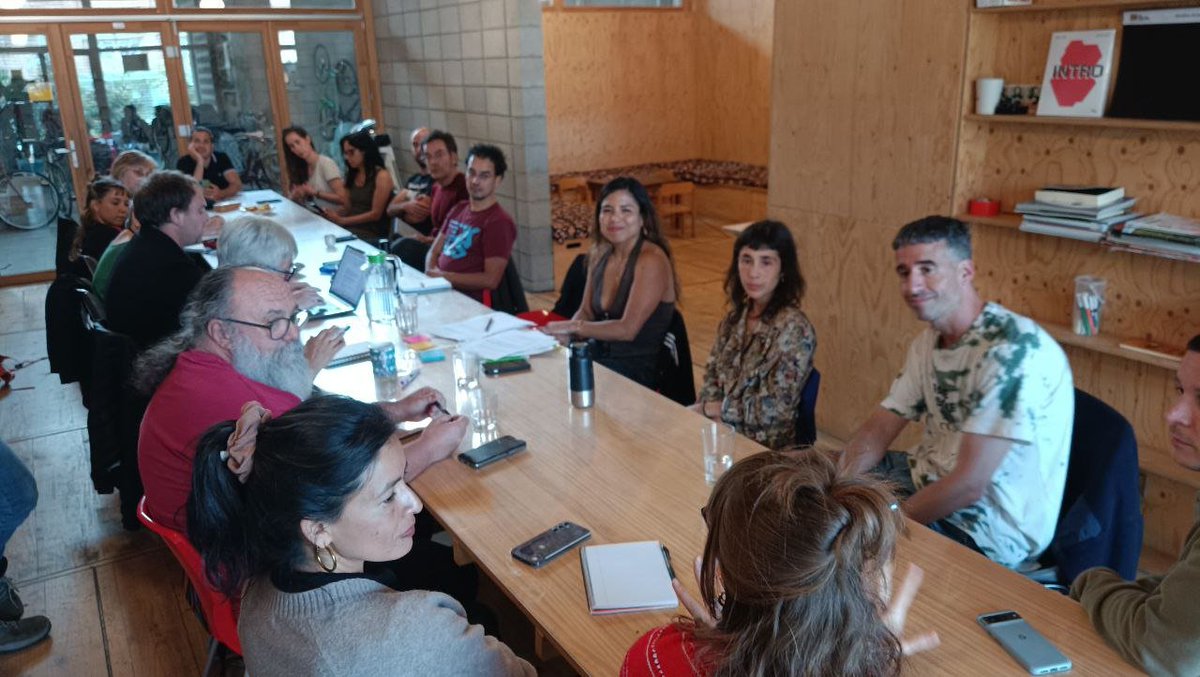Impuls Cooperatiu de Sants (@santscoop) on Twitter photo Una vintena d'iniciatives autogestionàries, cooperativistes i comunitàries ens trobem a la plenària de <a href="/SantsCoop/">Impuls Cooperatiu de Sants</a>. Malgrat dificultats i ensopegades, seguim compromeses en aixecar alternatives socials i econòmiques a la depredació capitalista. Treball, casa i vida bona x tothom! Una vintena d'iniciatives autogestionàries, cooperativistes i comunitàries ens trobem a la plenària de <a href="/SantsCoop/">Impuls Cooperatiu de Sants</a>. Malgrat dificultats i ensopegades, seguim compromeses en aixecar alternatives socials i econòmiques a la depredació capitalista. Treball, casa i vida bona x tothom!