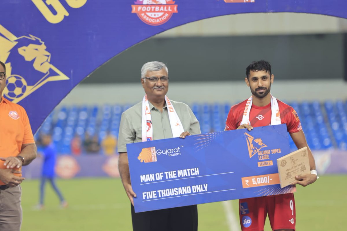 techtrolucknow's tweet image. A historic moment for Techtro Lucknow FC — our very own Ritik Malviya and Rohit Chawla have conquered the Gujarat Super League with their team vadodara warrior FC
Rohit Chawla was also crowned Player of the Match ! 
 Congratulations to the team 🎉💯