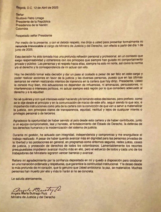Giovanni Celis Sarmiento (@giovanniceliss) on Twitter photo Otra baja muy sensible en el gobierno Petro. Acaba de renunciar la <a href="/MinjusticiaCo/">MinJusticia Colombia</a>, Ángela María Buitrago. Denuncia "intentos de injerencia" inaceptables en su cartera y dice que recortes presupuestales le impidieron avanzar en su gestión. <a href="/RedMasNoticias/">Red+ Noticias</a> <a href="/ReinaMauricio/">Mauricio Reina</a> Otra baja muy sensible en el gobierno Petro. Acaba de renunciar la <a href="/MinjusticiaCo/">MinJusticia Colombia</a>, Ángela María Buitrago. Denuncia "intentos de injerencia" inaceptables en su cartera y dice que recortes presupuestales le impidieron avanzar en su gestión. <a href="/RedMasNoticias/">Red+ Noticias</a> <a href="/ReinaMauricio/">Mauricio Reina</a>