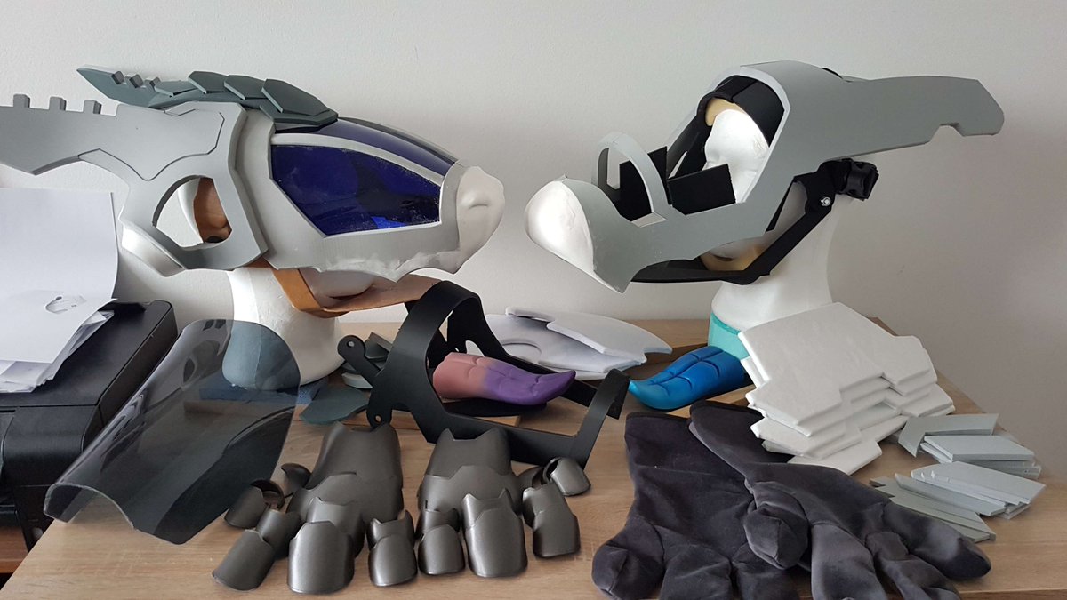 RaptorsDen's tweet image. When focusing on work I sometimes forget to make wip pictures and then I have stuff everything from the past two weeks on one picture...
#synthsuit #fursuit #wip #workinprogress #furryfandom #commission #cosplay