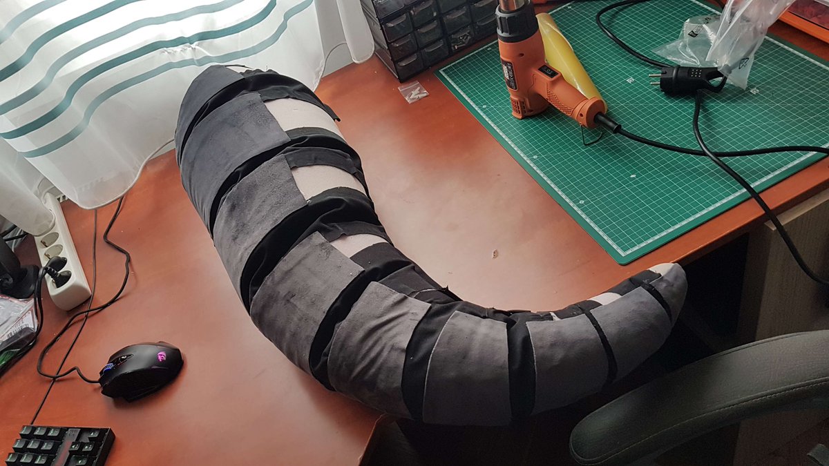 RaptorsDen's tweet image. When focusing on work I sometimes forget to make wip pictures and then I have stuff everything from the past two weeks on one picture...
#synthsuit #fursuit #wip #workinprogress #furryfandom #commission #cosplay