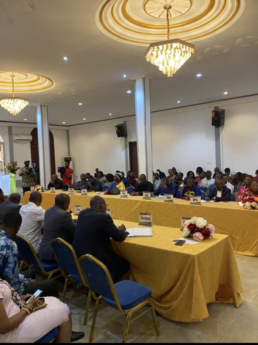 Ministère des Arts et de la Culture 🇨🇲 (@minac237) on Twitter photo Le <a href="/MINAC237/">Ministère des Arts et de la Culture 🇨🇲</a> reçoit en ce moment le roi du makossa, Adolphe Claude Moundi ou encore Petit Pays.
A suivre
<a href="/joDionNgute/">PM - Dion Ngute - CMR</a>
<a href="/CRTV_web/">CRTVweb</a>
<a href="/actucameroun/">Actu Cameroun</a>
<a href="/IFCameroun/">Institut français CM</a>
<a href="/MaalumNadine1/">Nadine Maalum</a>
<a href="/TitiNdema/">Frank Olivier Ndema( Mister FoN)</a>
<a href="/UNESCO/">UNESCO 🏛️ #Education #Sciences #Culture 🇺🇳</a>
<a href="/ArchivesNatCmr/">Archives Nationales - Cameroun (officiel)</a> Le <a href="/MINAC237/">Ministère des Arts et de la Culture 🇨🇲</a> reçoit en ce moment le roi du makossa, Adolphe Claude Moundi ou encore Petit Pays.
A suivre
<a href="/joDionNgute/">PM - Dion Ngute - CMR</a>
<a href="/CRTV_web/">CRTVweb</a>
<a href="/actucameroun/">Actu Cameroun</a>
<a href="/IFCameroun/">Institut français CM</a>
<a href="/MaalumNadine1/">Nadine Maalum</a>
<a href="/TitiNdema/">Frank Olivier Ndema( Mister FoN)</a>
<a href="/UNESCO/">UNESCO 🏛️ #Education #Sciences #Culture 🇺🇳</a>
<a href="/ArchivesNatCmr/">Archives Nationales - Cameroun (officiel)</a>