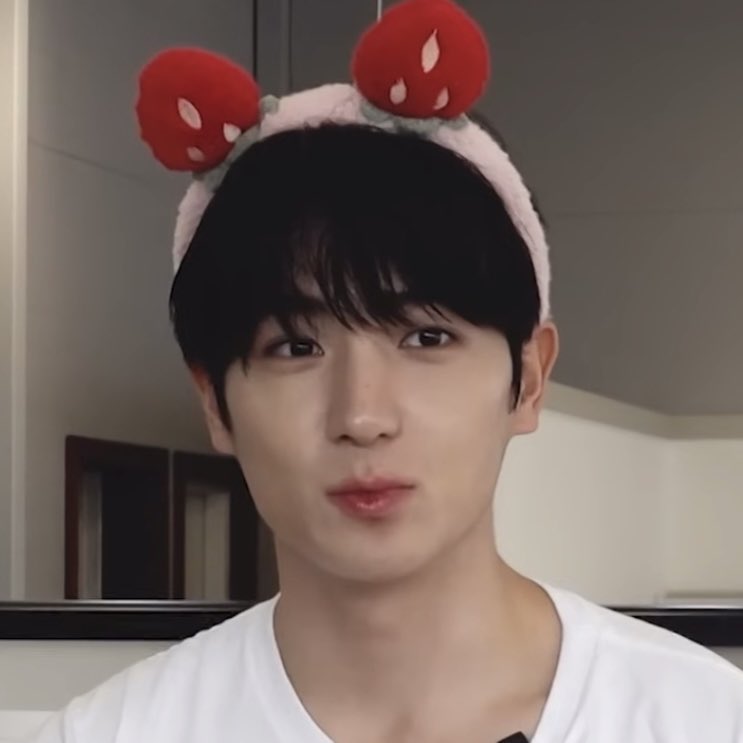 _cutenow's tweet photo. 내눈에는이뤃게보임 https://t.co/9D74HmQpD5