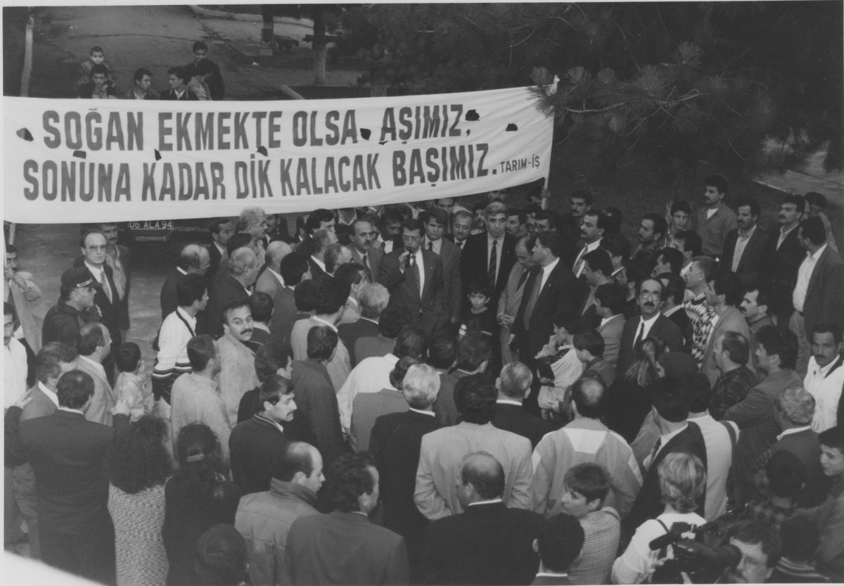 Kamu işçisi insan onuruna yaraşır bir teklif bekliyor! Kamu işçisi emeğinin karşılığını istiyor! 
Kamu işçisi Adalet istiyor!
<a href="/turkiskonf/">TÜRK-İŞ</a>
<a href="/Tarim_is/">TARIM-İŞ SENDİKASI</a>