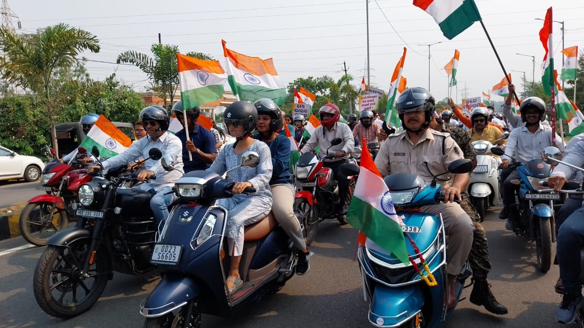 jsgmunicipality's tweet photo. Motorbike Rally held at Jharsuguda district Hqrt. in which Hon'ble MLA, Jharsuguda Sri Tankadhar Tripathy, Collector Madam,SP Jharsuguda alongwith all staffs fromdifferent offices, general public participated.
Regards 
EO, Jharsuguda Municipality 🙏🏻
@HUDDeptOdisha 
@dm_jharsuguda https://t.co/2EBeNoELu4