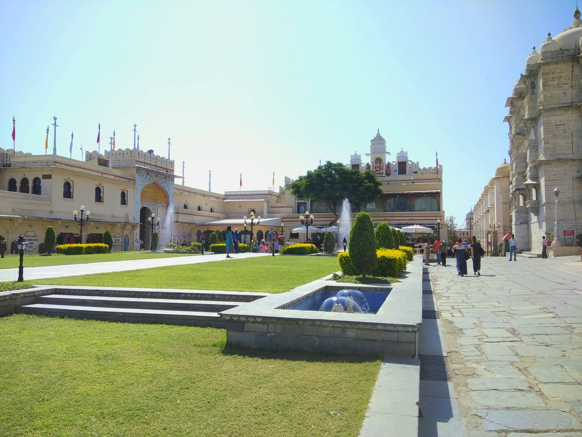 Bhuvan_RJ46's tweet image. Glimps of Beautiful Rajasthan 😍
#FramesOfIndia

Thanks @LavaMobile for this opportunity 🙌

#ShotOnAGNI3
#ContestAlert