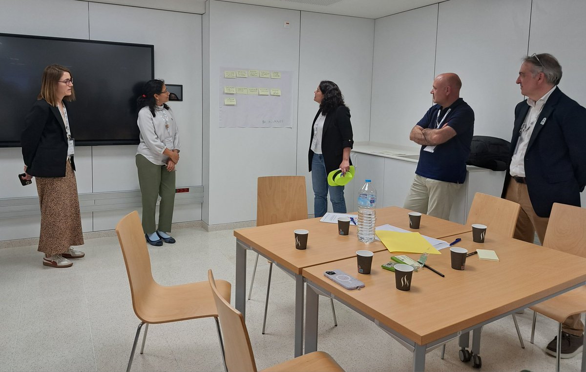 Laura Camps cap d'estudis unitat docent multiprofessional atenció familiar i comunitària de Catalunya Central de l'<a href="/icscat/">ICS. Generalitat</a>  <a href="/primariaicscat/">Atenció Primària i a la Comunitat de l'ICS</a> ha participat en un dels tallers de #Helix2025 #Helixsummit a la <a href="/UniBarcelona/">Universitat de Barcelona</a>