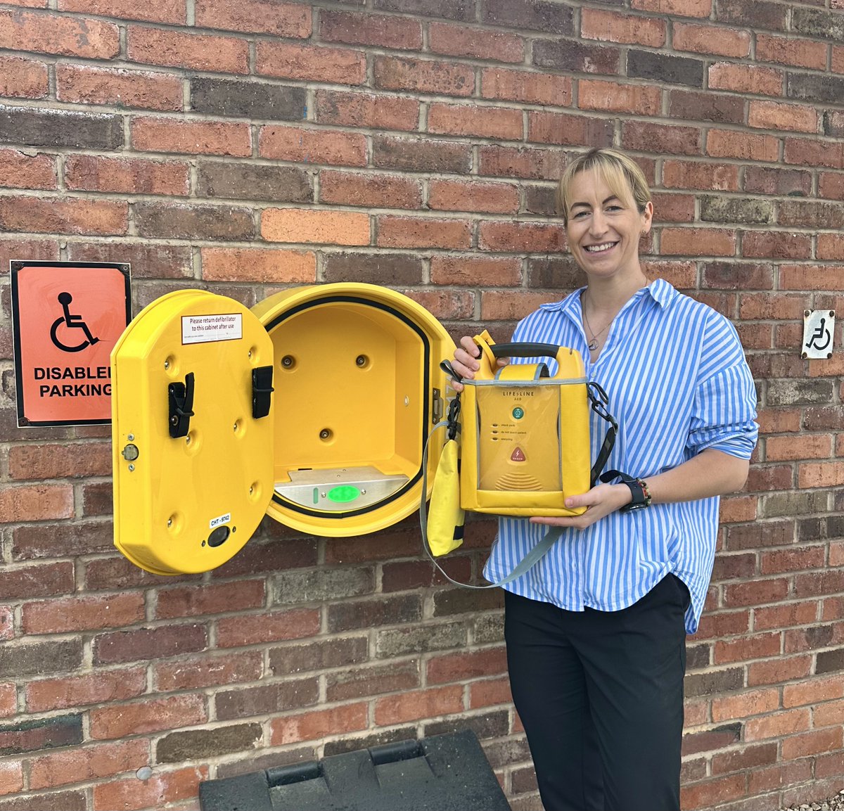 Megan Stephenson (@megzi83) on Twitter photo Thanks to a donation made by Julie and her team, to <a href="/NWAmbCharity/">North West Ambulance Charity</a> we have been able to reinstate this offline CPAD in #Penrith so it is back rescue ready for the local community again. 💚 Thanks to a donation made by Julie and her team, to <a href="/NWAmbCharity/">North West Ambulance Charity</a> we have been able to reinstate this offline CPAD in #Penrith so it is back rescue ready for the local community again. 💚