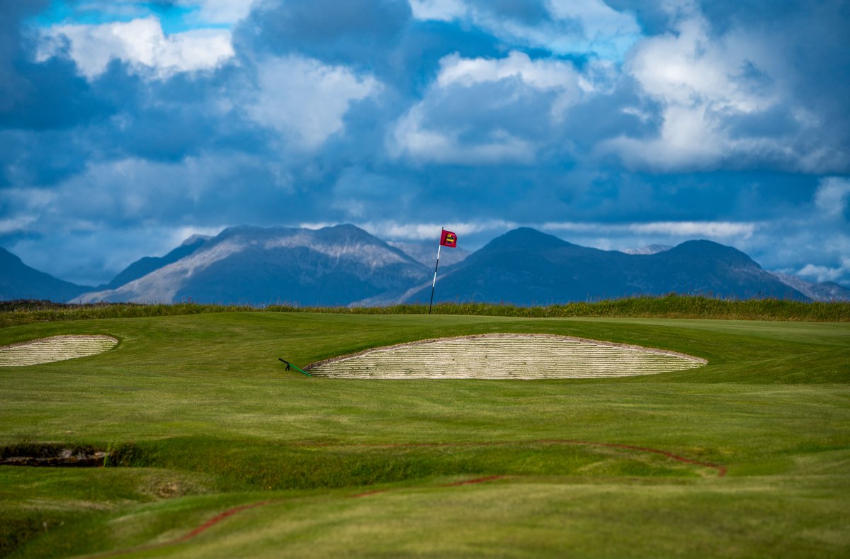 🌞⛳️ Ready to swing into summer at Connemara Golf Links 2025? 🌊🏌️‍♂️ With breathtaking views, lush greens, and that invigorating sea breeze, every hole is an adventure! 🎉✨ow.ly/Ev5O50VTagM #ConnemaraGolf #SummerVibes