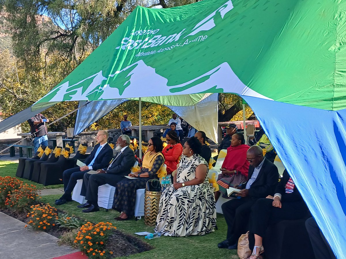 [𝑯𝑨𝑷𝑷𝑬𝑵𝑰𝑵𝑮 𝑵𝑶𝑾] Some of the dignitaries present at the inauguration of Ramatšeatsana House at the <a href="/MorijaMuseum/">Morija Museum & Archives</a> include Her Majesty Queen 'Masenate Mohato Seeiso &amp; Germany Ambassador to Lesotho <a href="/AmbPeschke/">Andreas Peschke</a>.

#SkyAlphaHDNews