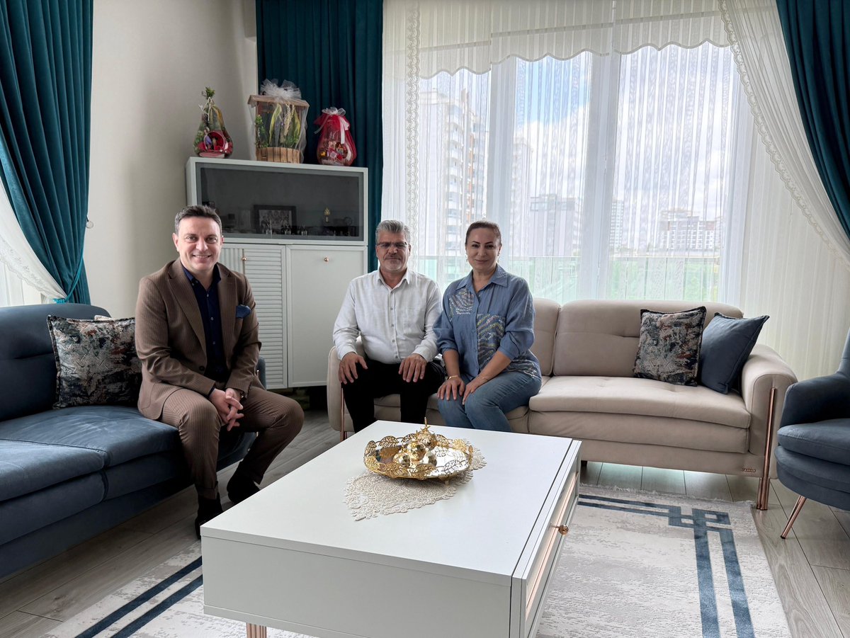 Kaymakamımız Ömer BİLGİN, kahraman gazimiz Naif OSKAN’ı evinde ziyaret etti. 

Gösterdiği fedakârlık ve hizmetlerinden dolayı gazimize teşekkür eden Kaymakamımız, devletimizin her zaman gazilerimizin yanında olduğunu vurguladı.