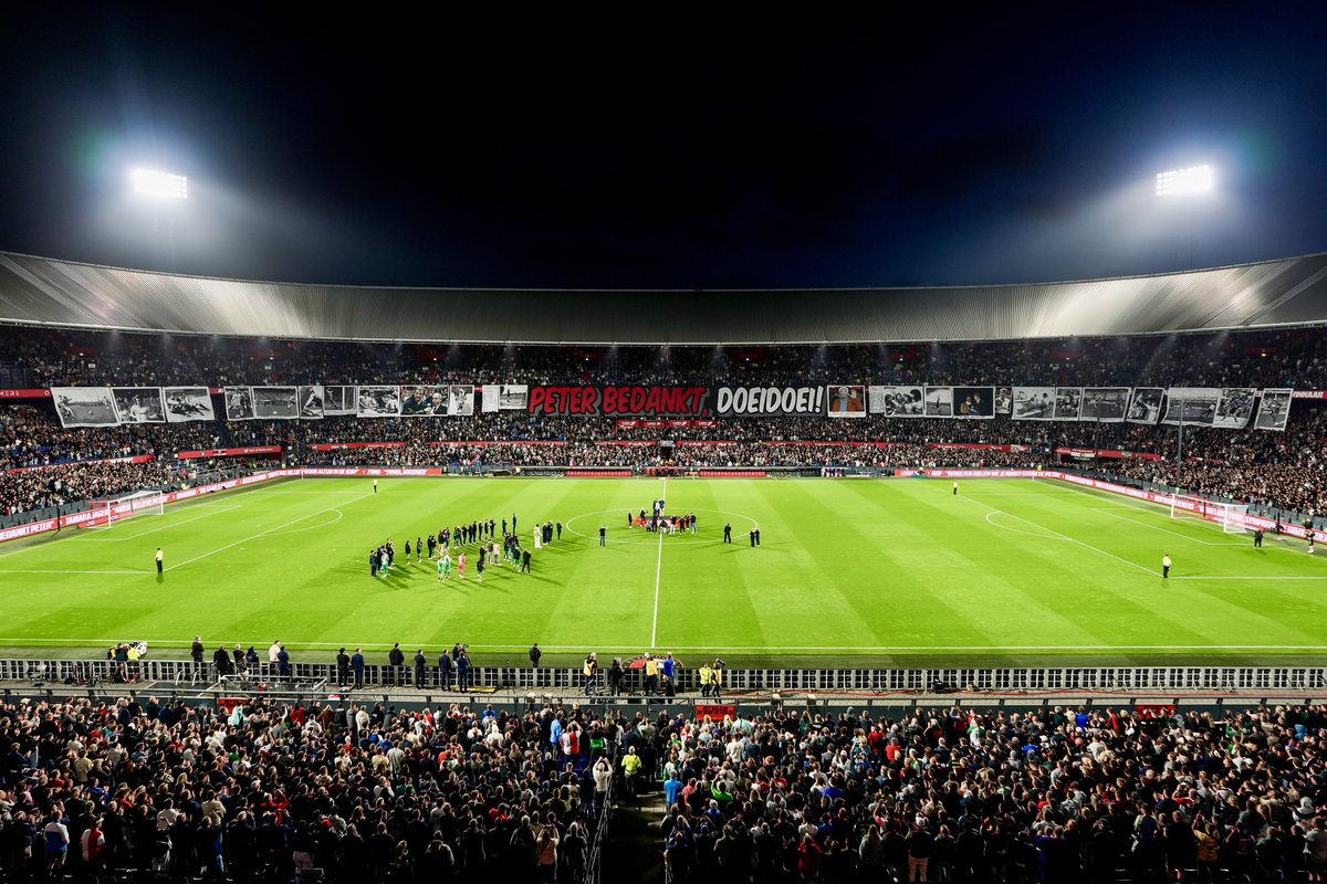 Persie_Official's tweet photo. 𝗔 𝗺𝗲𝗺𝗼𝗿𝗮𝗯𝗹𝗲 𝗻𝗶𝗴𝗵𝘁 𝗶𝗻 𝗺𝗮𝗻𝘆 𝗮𝘀𝗽𝗲𝗰𝘁𝘀!

Wat een bijzondere club en stad 🟢⚪️🟢

Diep respect voor @DeFeijenoorder en alle supporters — jullie hebben met de sfeeractie en het eerbetoon aan onze clublegende Peter kippenvel bezorgd. Momenten om nooit te vergeten.

Bedankt voor de onvoorwaardelijke steun in De Kuip dit seizoen. Tot snel! ❤️