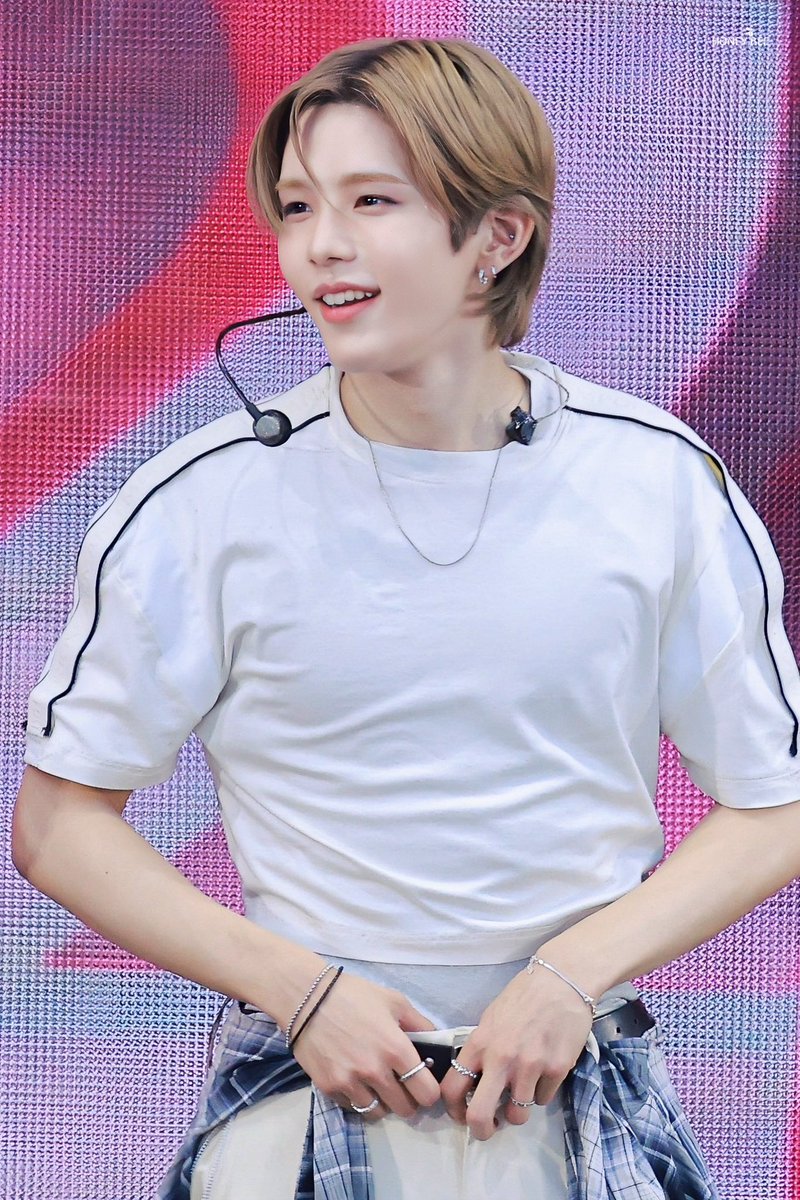 이게 그건가? 얼굴은 선녀 몸은 나무꾼