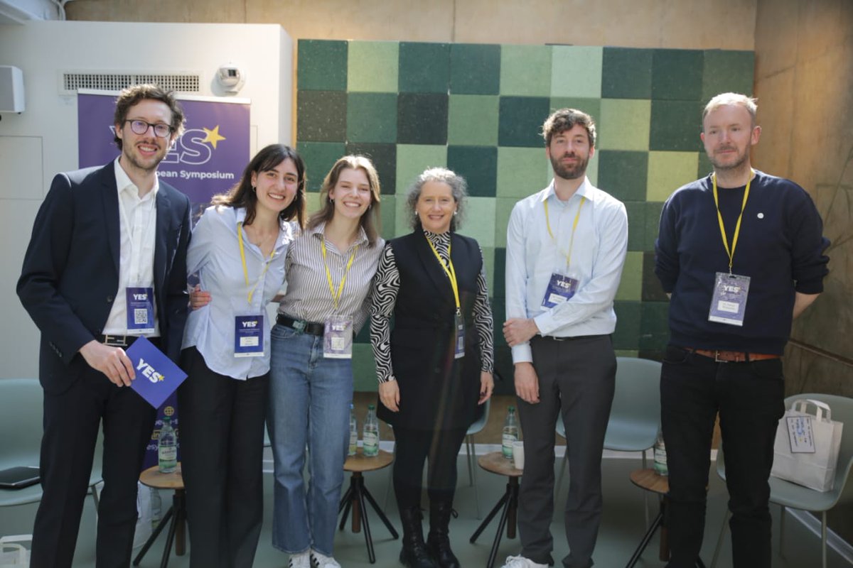 BeigelFernanda's tweet image. Let's talk about Open Science with students! I had the pleasure of participating in the Young European Symposium