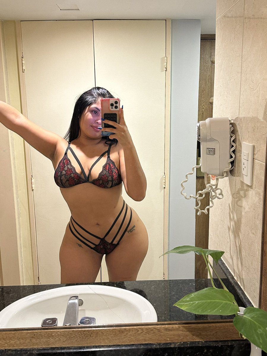 La foto sin ropa está mejor 😈

onlyfans.com/lizmary.lf