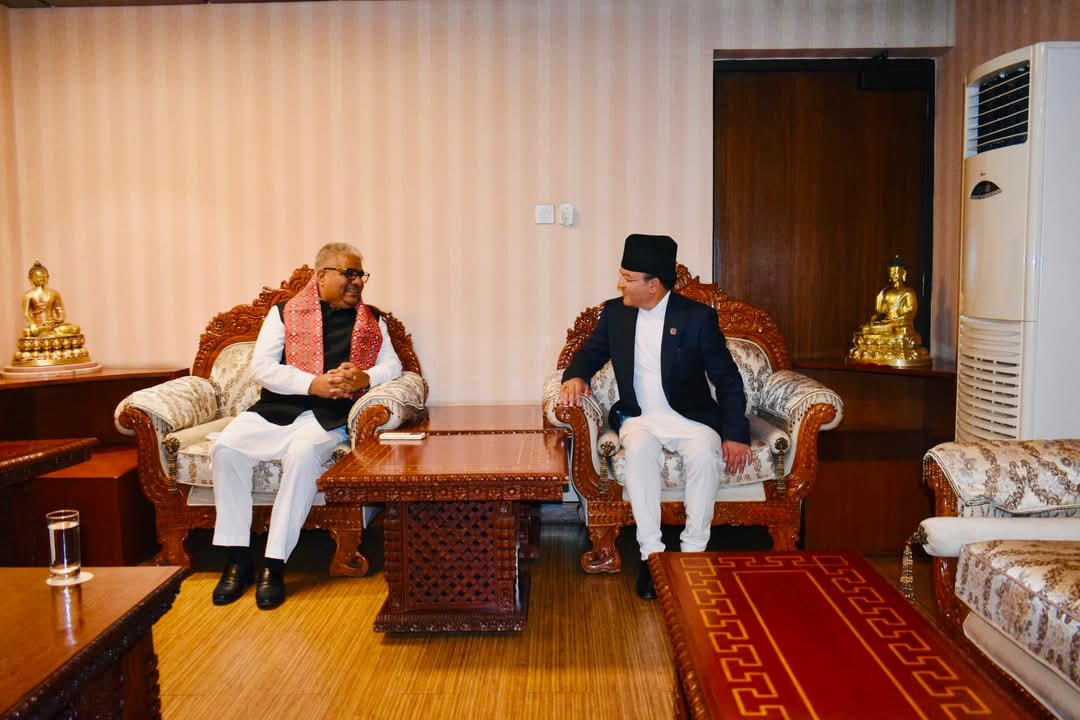 ain_shahi's tweet image. भारत सरकारका वातावरण, वन तथा जलवायु परिवर्तन मन्त्री श्री @byadavbjp
जीलाई त्रिभुवन अन्तराष्ट्रीय बिमानस्थलमा स्वागत गरेको छु । सगरमाथा संवादमा सहभागी हुन भारतीय प्रतिनिधि मण्डलको नेतृत्व गर्दै नेपाल भ्रमणमा आउनु भएकोमा हार्दिक स्वागत गर्दछु ! संवाद २ देखी ४ गतेसम्म सुरू हुदैंछ ।