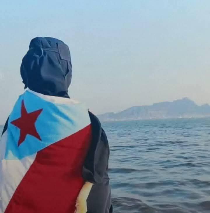 الحساب عليه بلاغات من قبل الي ما يعجبهم الحق والمطبليين للباطل
نقول لهم الجنوب فوق كل شيء 

#الجنوب_العربي 
#حضرموت