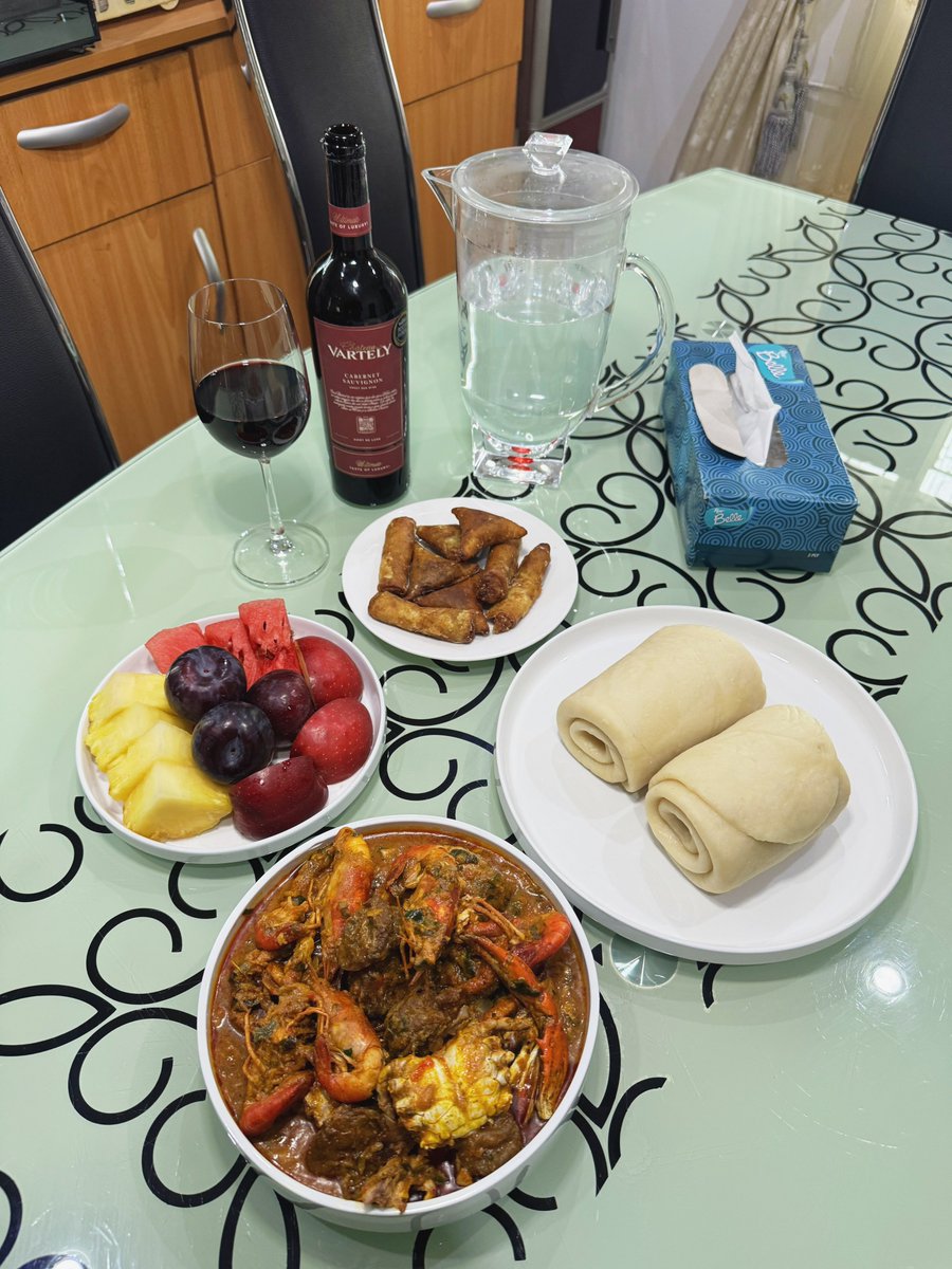 Lunch 😍😋🍷🍤🦐🥗