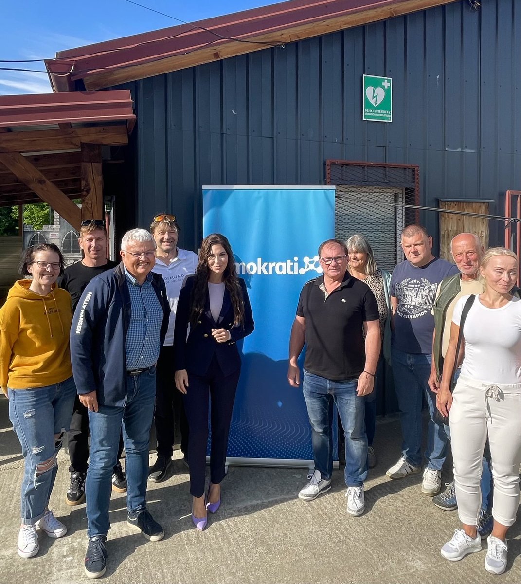 Podpredsednica stranke Demokrati. <a href="/EvaIrglL/">Eva Irgl</a> se je udeležila volilnih konferenc v Celju in Staršah.

✅ Za predsednico MO Demokrati. Celje je bila izvoljena Saša Kundih, za predsednika OO Starše pa Ivan Pišek.

Novoizvoljenim članom IO in NK želimo uspešno delo #ZaPrihodnost.