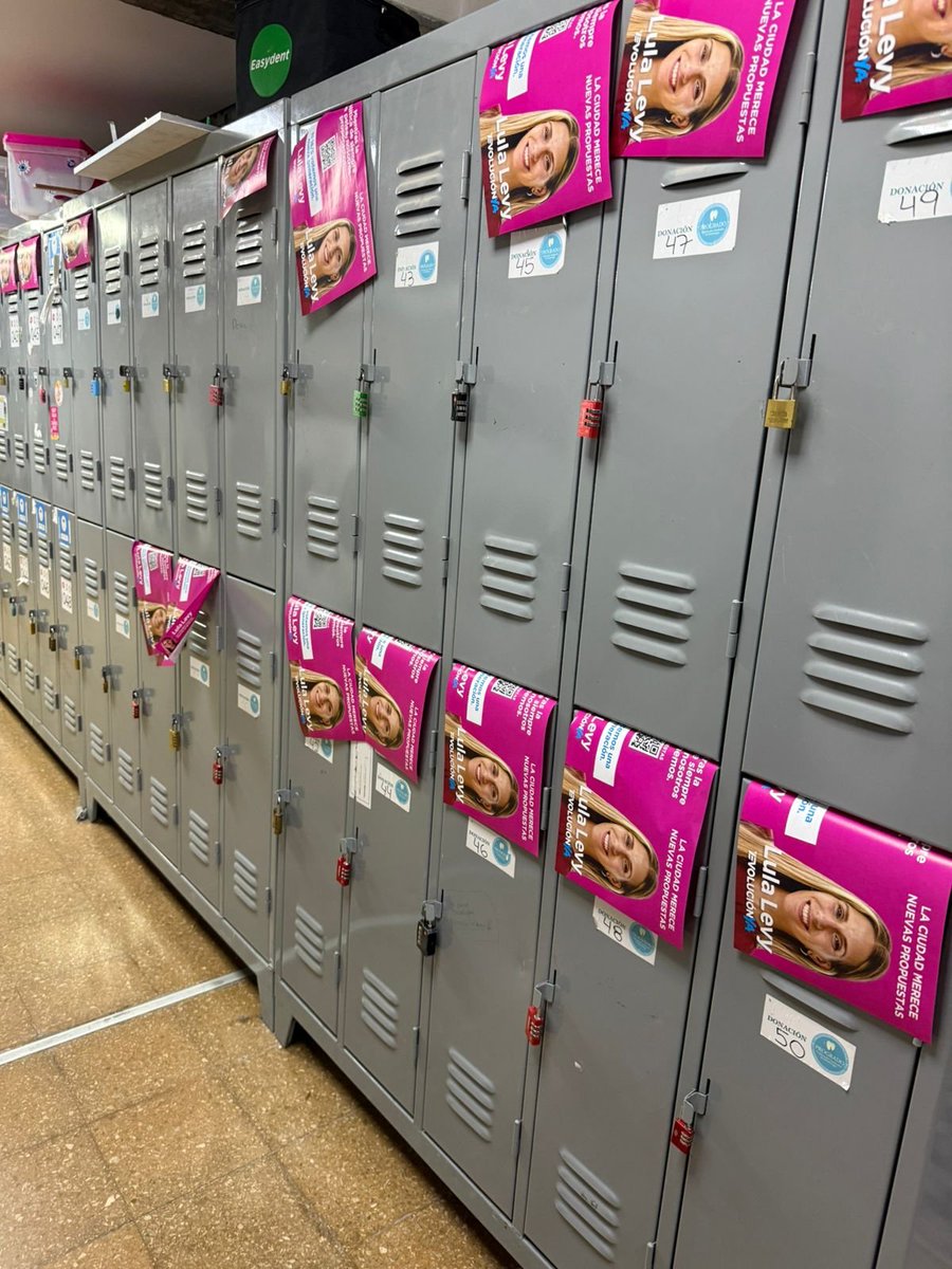 Así amaneció la facultad de Odontología hoy. Esta es una práctica de la vieja política <a href="/lulalevy/">Lula Levy</a> 
Tenes algo para decir?