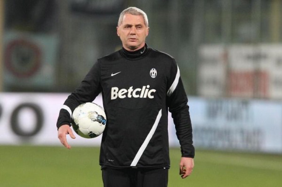 BianconeriZonEs's tweet photo. El principal candidato para preparador físico en #Juventus sigue siendo #Pintus, pero todo indica que continuará en el #RealMadrid.
Ante esto, la #Juve podría recurrir a Paolo #Bertelli, quien ya trabajó en el club con #Conte y en 2020/21 con #Pirlo.
@_Morik92_ 🟢 https://t.co/PawNAwPNmu