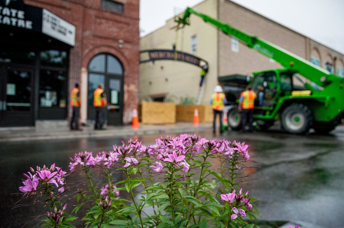 The Merchants Alley Archway project reached a milestone this week with the installation of the namesake arch. The project will also add lighting to the alley to make it a more accessible way for pedestrians to traverse the downtown area.

📸 by Aaron Hines / City of #GreenvilleNC