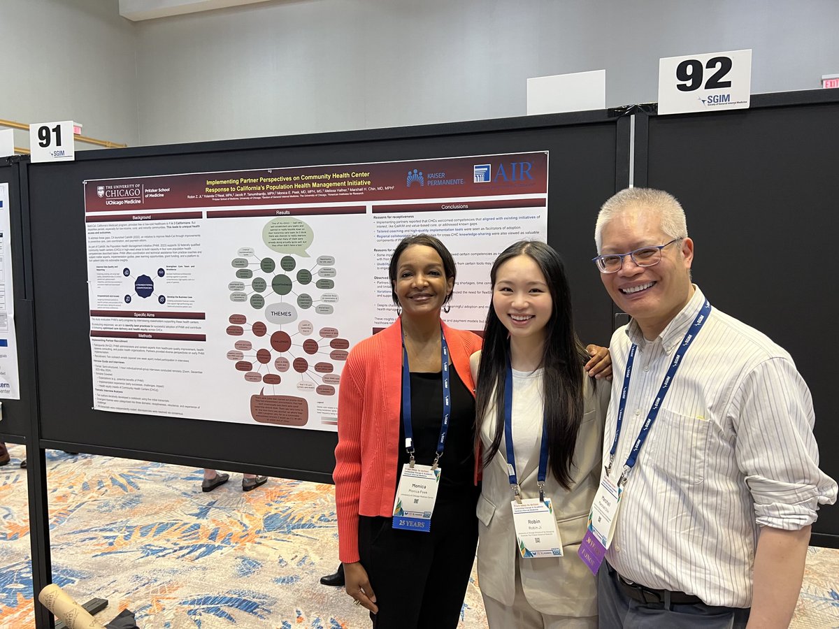 Here is <a href="/UChiPritzker/">UChicago Pritzker School of Medicine</a> MS2 <a href="/RobinZJi/">Robin Ji</a> presenting her poster on Population Health Management in FQHCs with Dr Monica Peek <a href="/SocietyGIM/">SGIM</a> #SGIM25