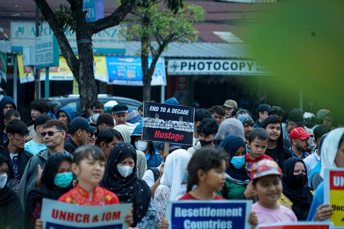 Resettlement has nearly stopped.
Refugees are told to “wait” — but for what?
For many, 13 years have passed with no movement.
Hope is fading.
#End13YearsInLimbo_Indonesia