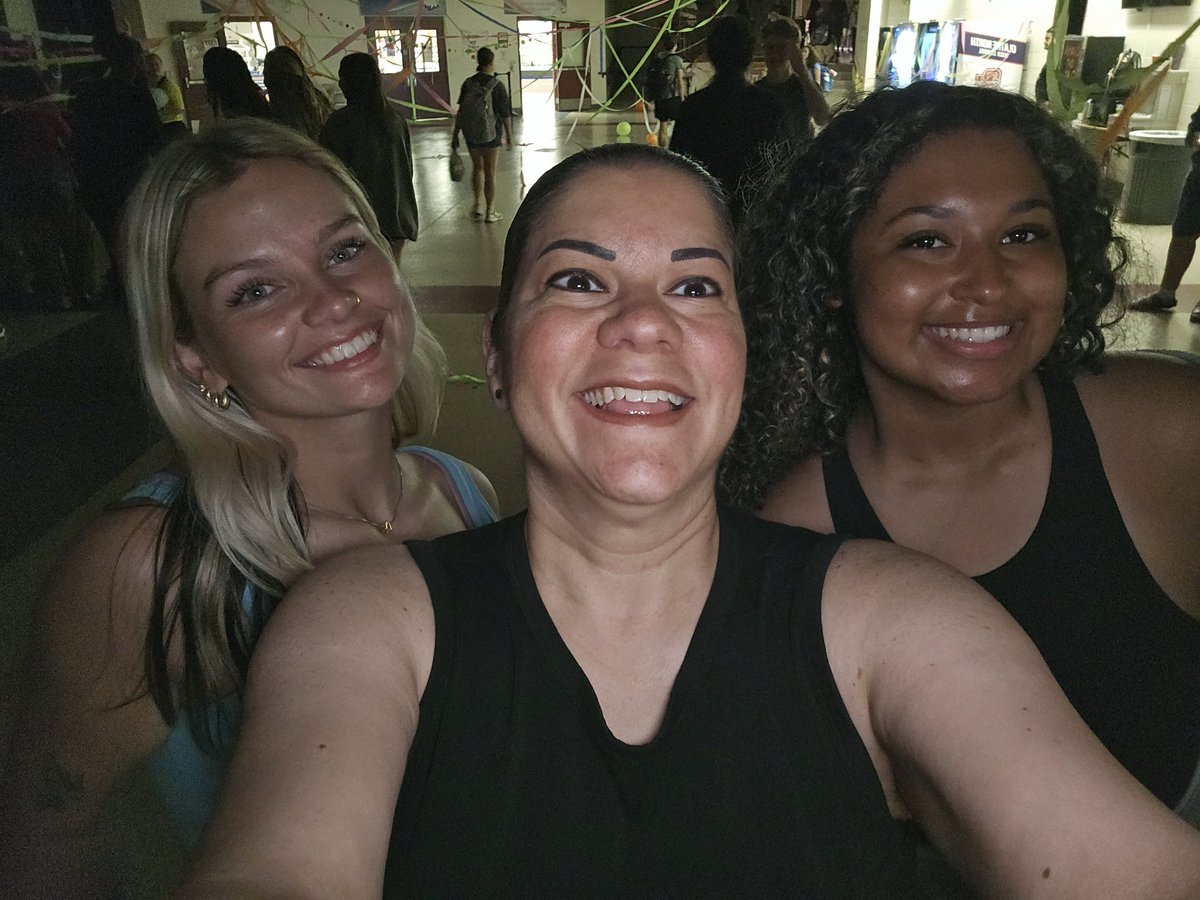 #SeniorPrank25 #classof2025 ##onteach #danceparty