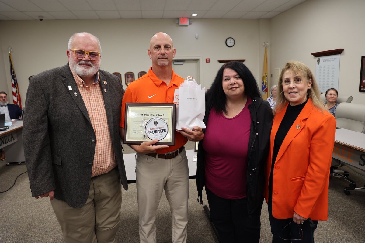 cbeducator's tweet image. #LRHSD is supported by many parents; these volunteers made us better for years: Brian Barbash, Robert Hurley (Mrs Hurley pictured), Michael Grossman, Louise and Steven Harris. Grateful for you all! @LenapePride @ShawneeHSNJ @Cherokee_HS @SenecaFamily
